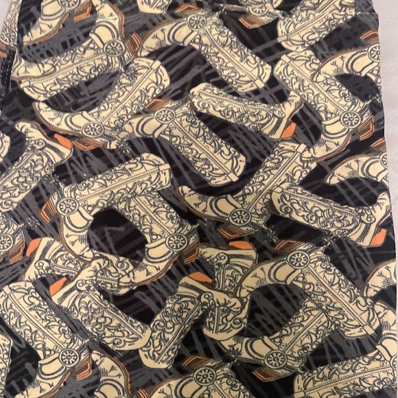 OS Leggings - Picture 2 of 3